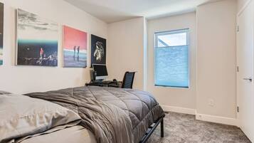 3 bedrooms, desk, iron/ironing board, WiFi