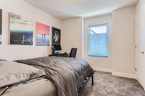 3 bedrooms, desk, iron/ironing board, WiFi