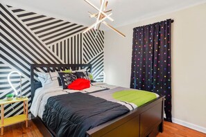 3 bedrooms, desk, iron/ironing board, WiFi