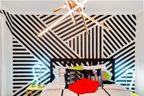 3 bedrooms, desk, iron/ironing board, WiFi - Denver Hype House - 8 min to DT (Denver)