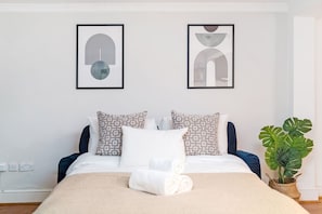 City Apartment | Living area