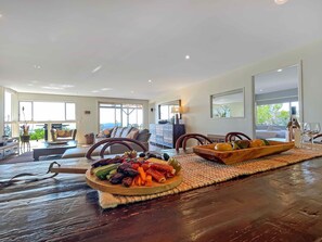 Interior - Elouera Retreat - Hunter Valley escape with all around views (Mount View)