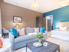 TV, stereo - Appartement Himmelblau mit Blick auf Bodden und Ostsee im Ostseebad Wustrow (Wustrow)