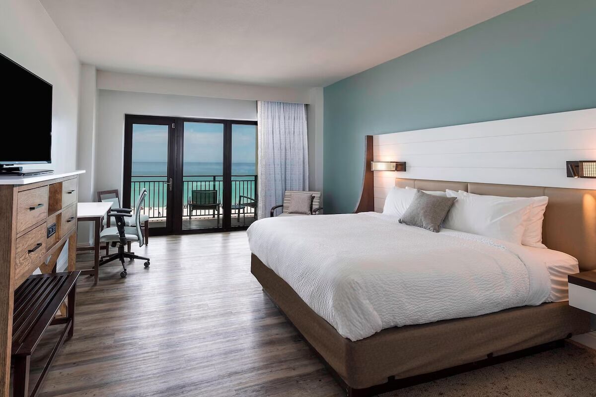 Premier Resort Living in Navarre Beach:Free Breakfast,Beachview Balcony,Pool