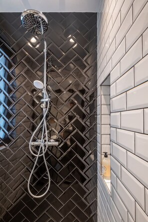 Shower, free toiletries, hair dryer, towels