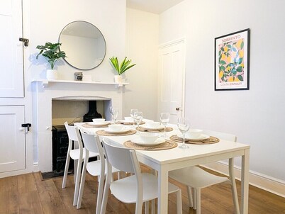 Spacious & stylish 3-bed home in Centre of Canterbury