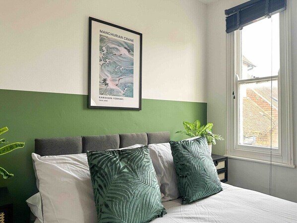 3 bedrooms, iron/ironing board, free WiFi, bed sheets