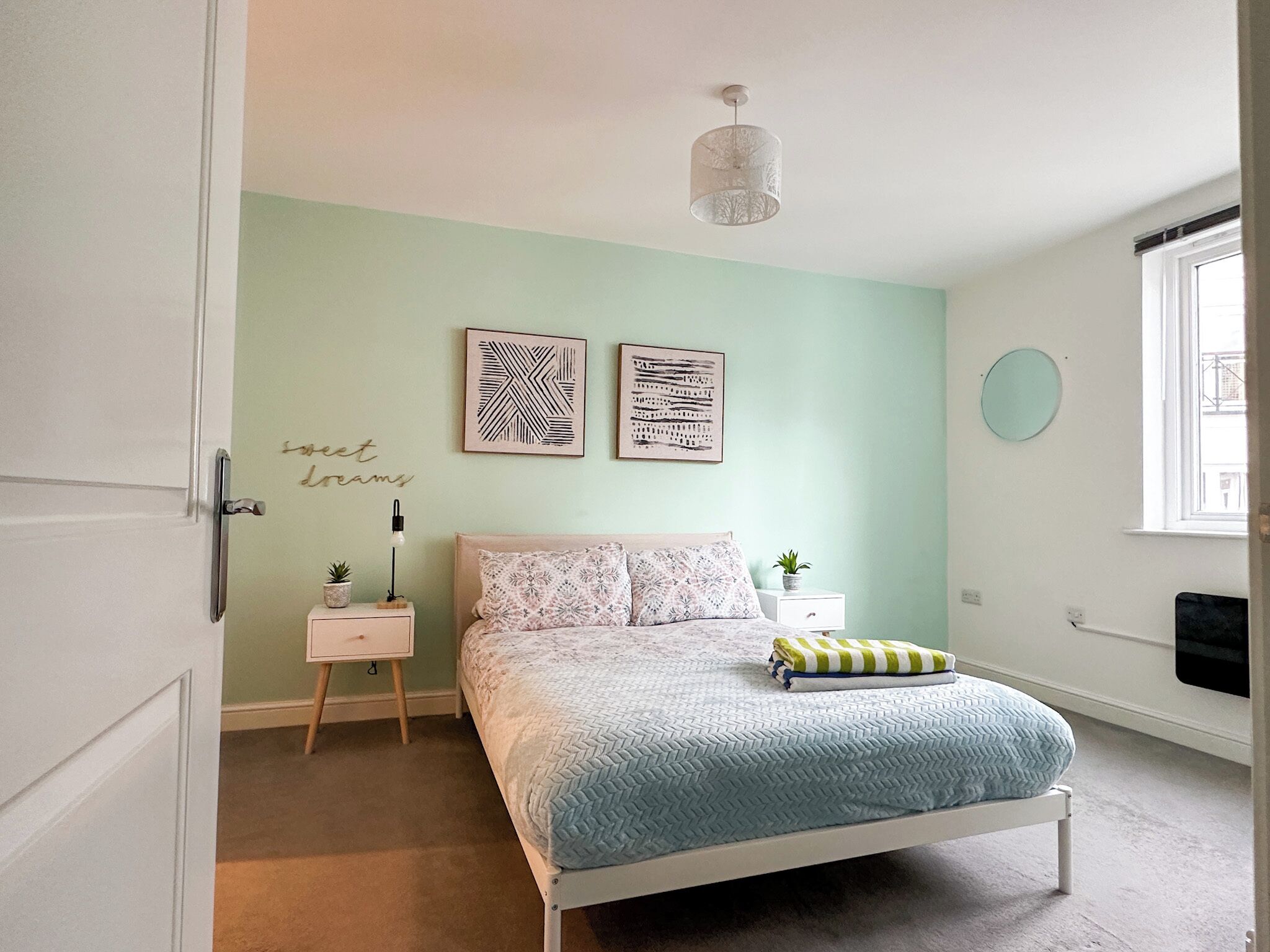 2 bedrooms, iron/ironing board, free WiFi, bed sheets