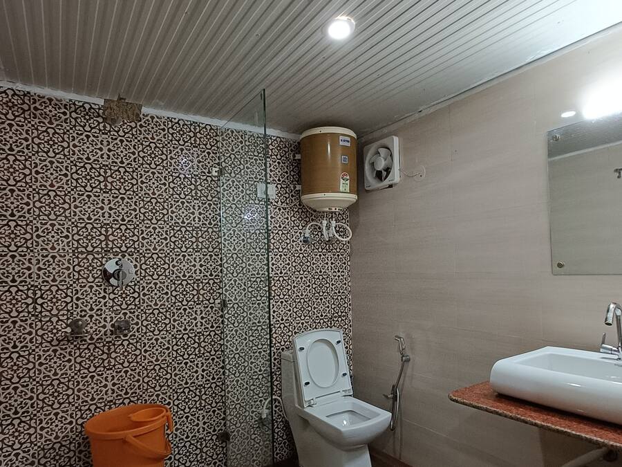 Comfort Double or Twin Room | Bathroom