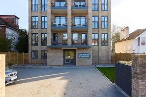 Apartment | 2 bedrooms - The Wembley Park Corner - Classy 2bdr Flat With Balcony (Wembley)