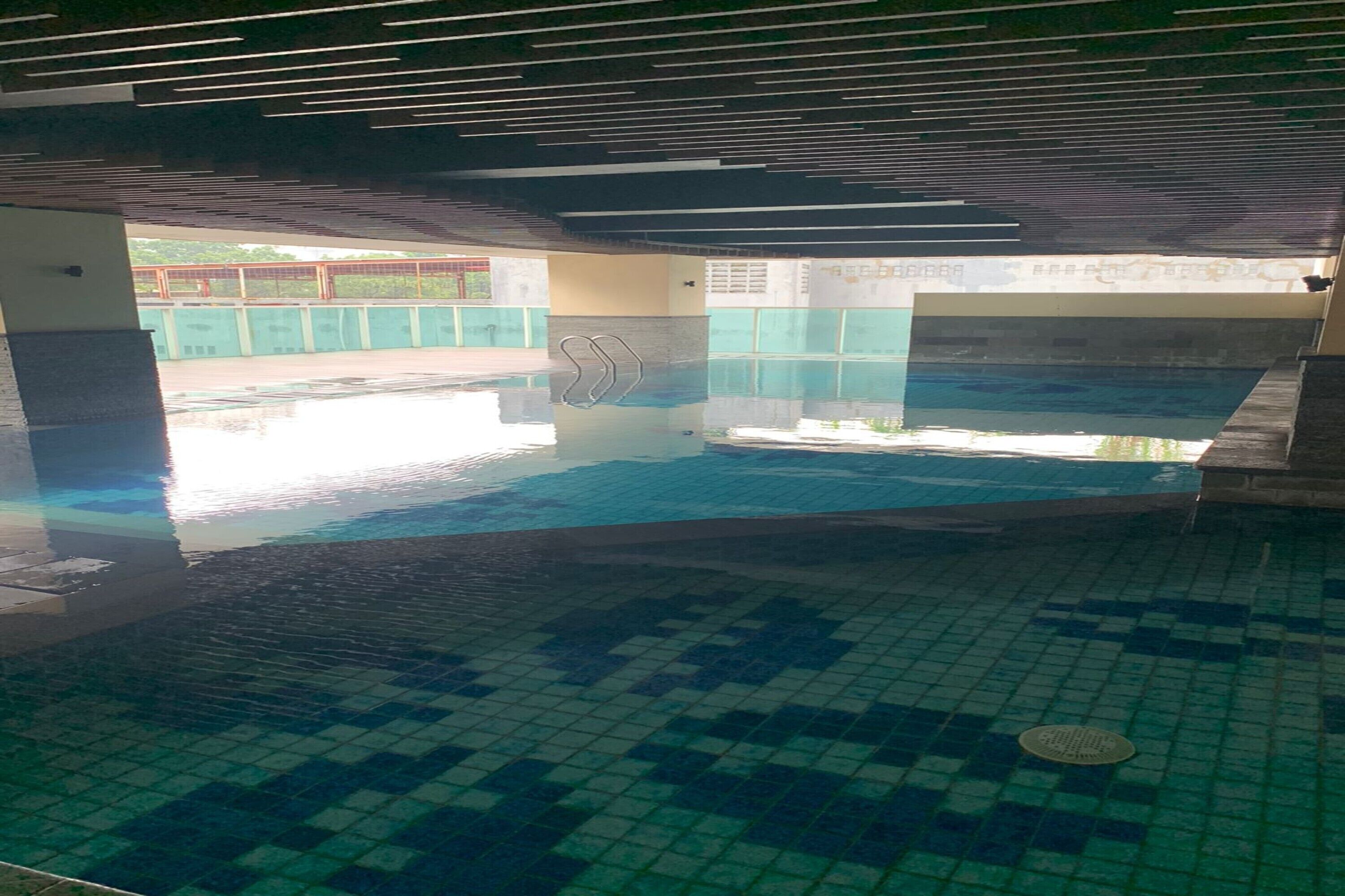 屋内プール