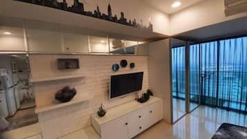 Family Double Room | Desk, free WiFi, bed sheets