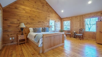 4 makuuhuonetta, työpöytÀ, silitysrauta/-lauta, ilmainen Wi-Fi