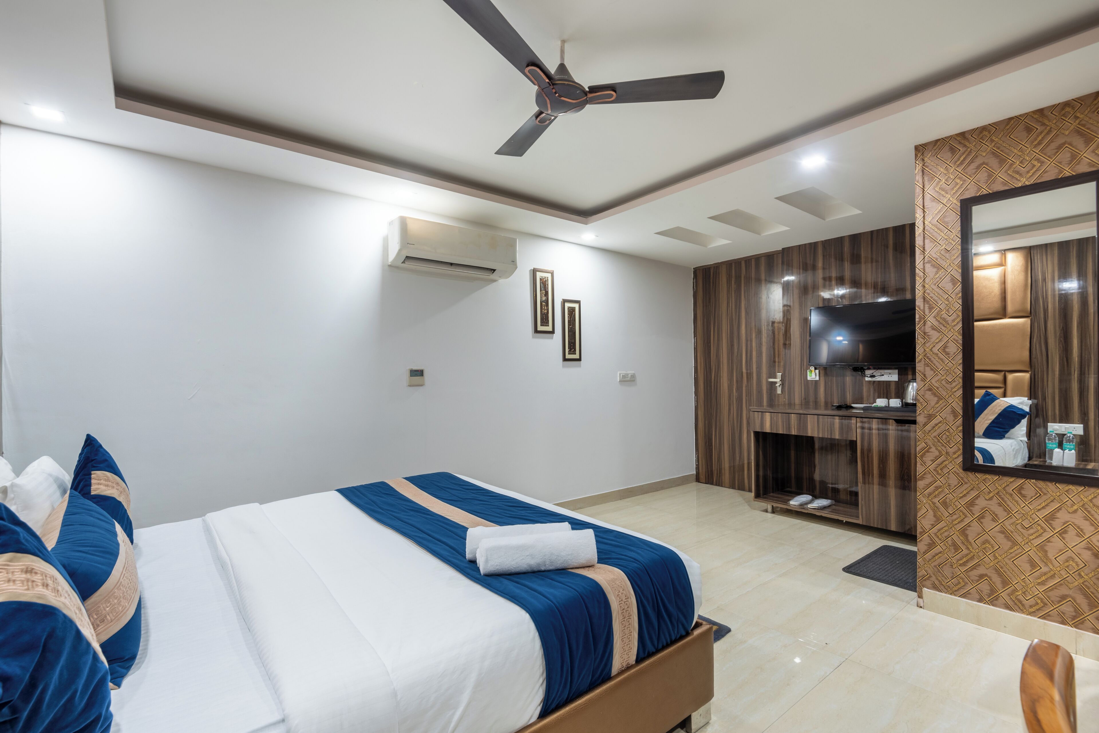 Photo - Hotel Royal Inn igi