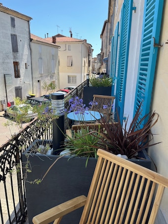 Terrace/patio. Herbert George Apartment Hotel