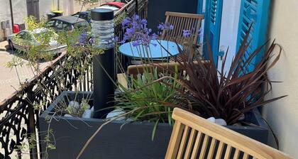 Herbert George Apartment Hotel