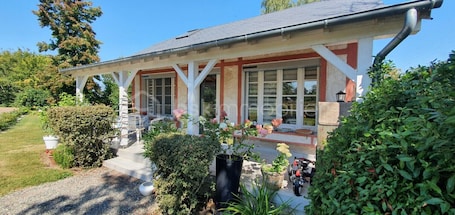 Extérieur. Cottage/gîte à Labri de Lagitation Dans un Environnement Calme et Serein