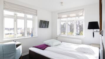 Habitación Confort doble, vistas al mar, frente al mar | Escritorio y espacio para trabajar con un portátil