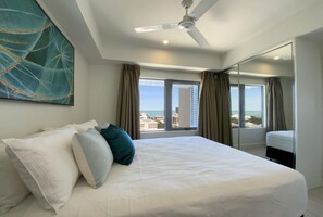 2 عدّة غرف نوم وستائر تعتيم ومكواة/لوح كي وواي فاي مجانًا