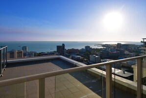 尊贵顶层房 | 露台