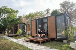 屋外ダイニングエリア