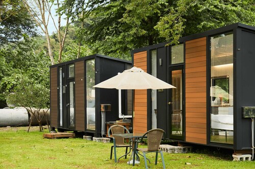 Yiyouguo 2 by Tiny Away (伊悠國姓山水小屋 2)