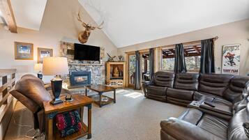 Smart TV, lareira, videogames, DVD player