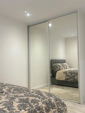 4 bedrooms, free WiFi, bed sheets