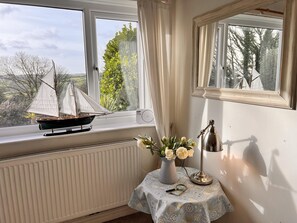 View from property - Charming 3 Bedroom Family Cottage - Dogs Welcome (Beaumaris)