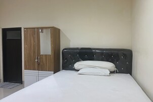 Habitación estándar doble | Escritorio, wifi gratis, ropa de cama