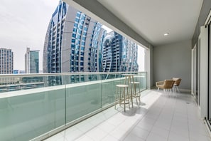 Deluxe Apartment, 2 Bedrooms, Balcony, Canal View | Terrace/patio - GLOBALSTAY. DAMAC Reva Residences (Dubai)