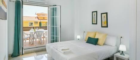 3 bedrooms, iron/ironing board, travel cot, free WiFi