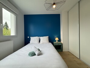 2 bedrooms, iron/ironing board, free WiFi, bed sheets