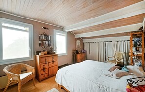 3 bedrooms, free WiFi, bed sheets - 3 bedroom nice home in Sommières (Sommières)