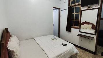 Dobbeltrom – standard | Skrivebord, wi-fi (inkludert) og sengetøy