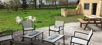 Charming Countryside Farmhouse with Garden, Terrace & Spacious Rooms