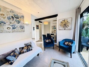 TV - Ground Floor Apartment, 3 Rooms, 2 Terraces, 100m from Beach, A/C, Parking, WiFi Optional (Lumio)