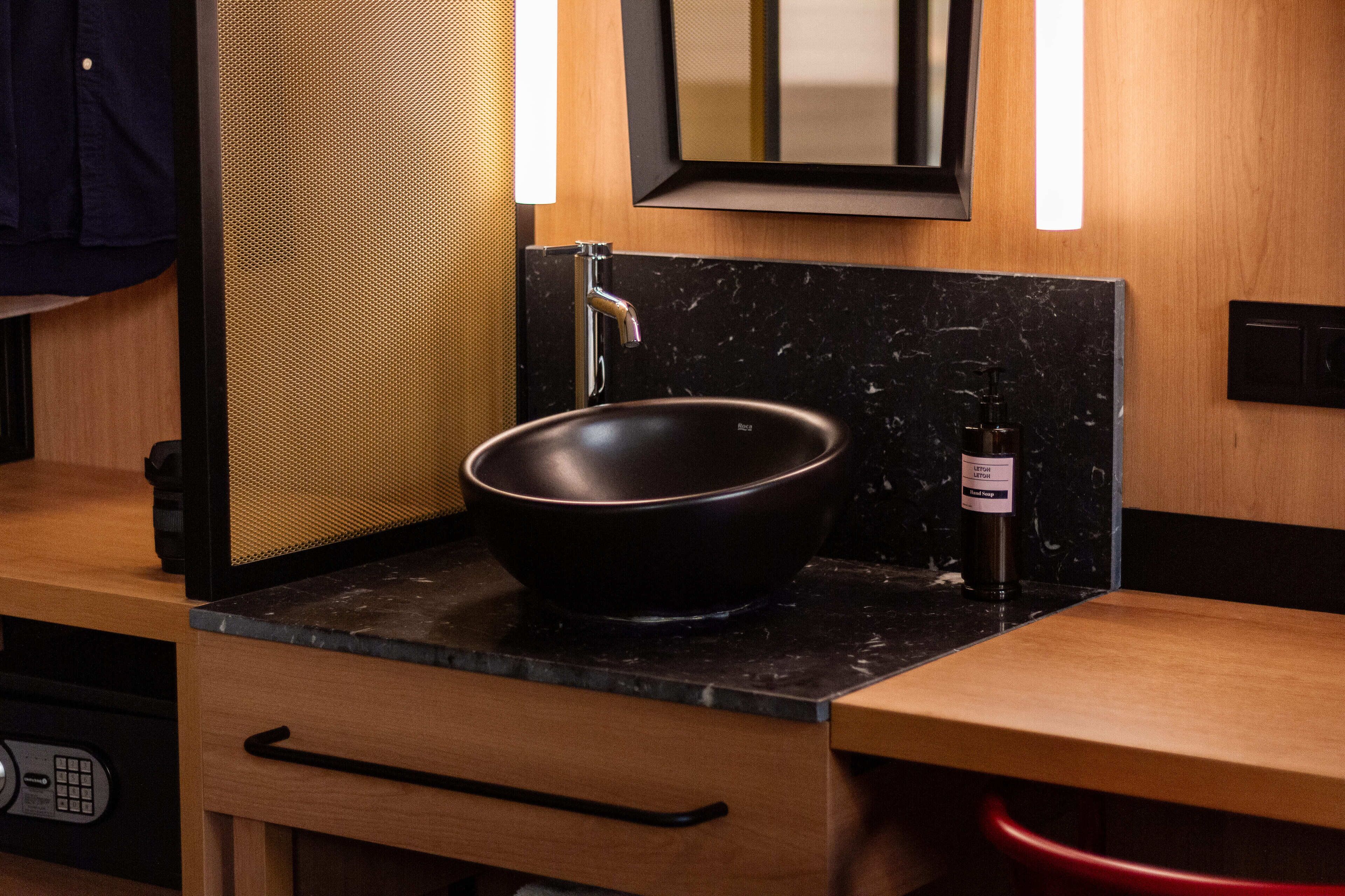 Photo - Letoh Letoh Sevilla