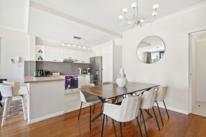 Microwave, oven, dishwasher, coffee/tea maker