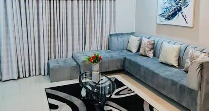 Emerald Suite Sleeps 6 With Free Parking