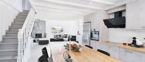 Family Villa | Private kitchen | Electric kettle