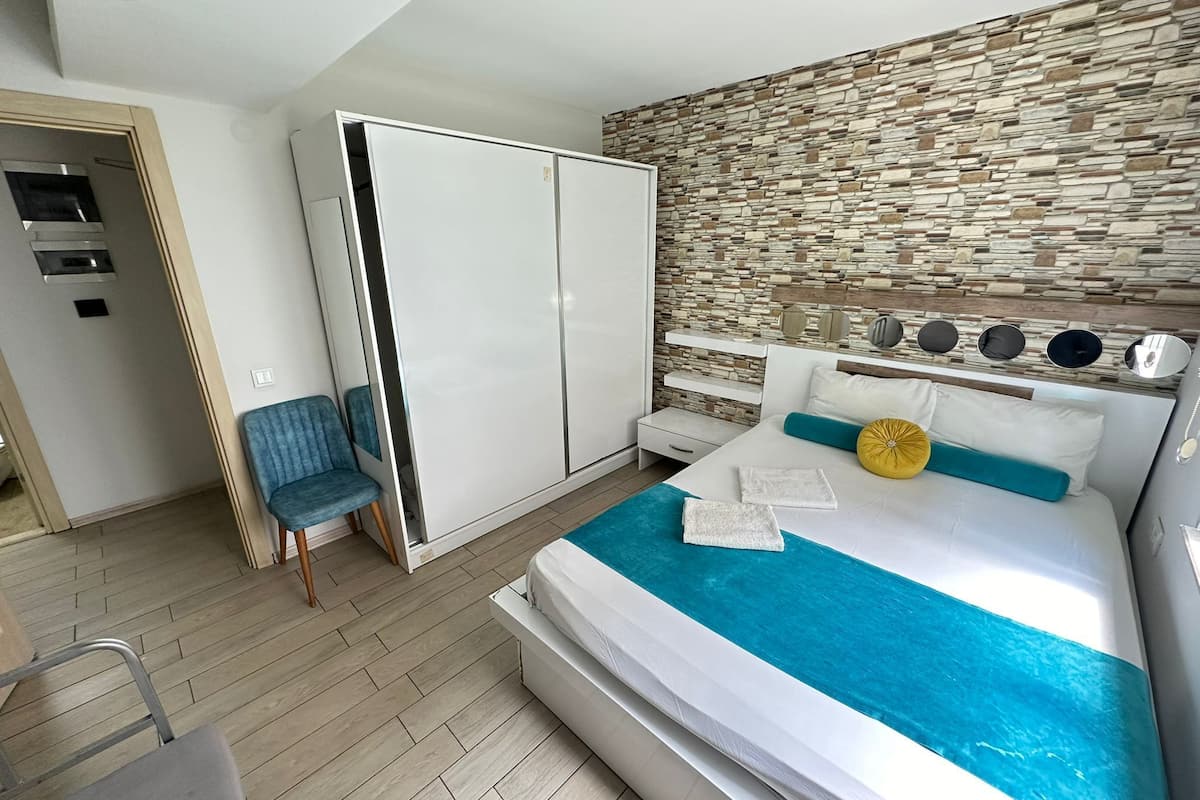 Standard Apartment | 2 bilik tidur, meja, ruang kerja komputer riba, seterika/papan seterika