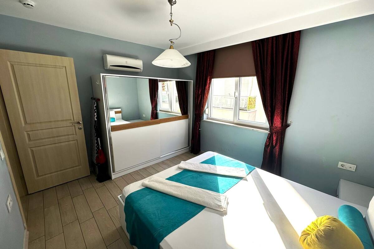Standard Apartment | 2 bilik tidur, meja, ruang kerja komputer riba, seterika/papan seterika