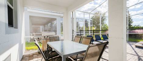 Outdoor dining