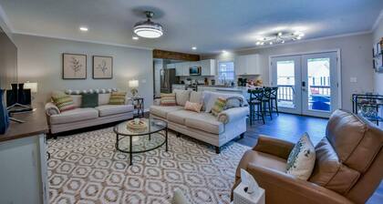 Game Day Cottage- 3.2 miles to UA- Fenced in yard