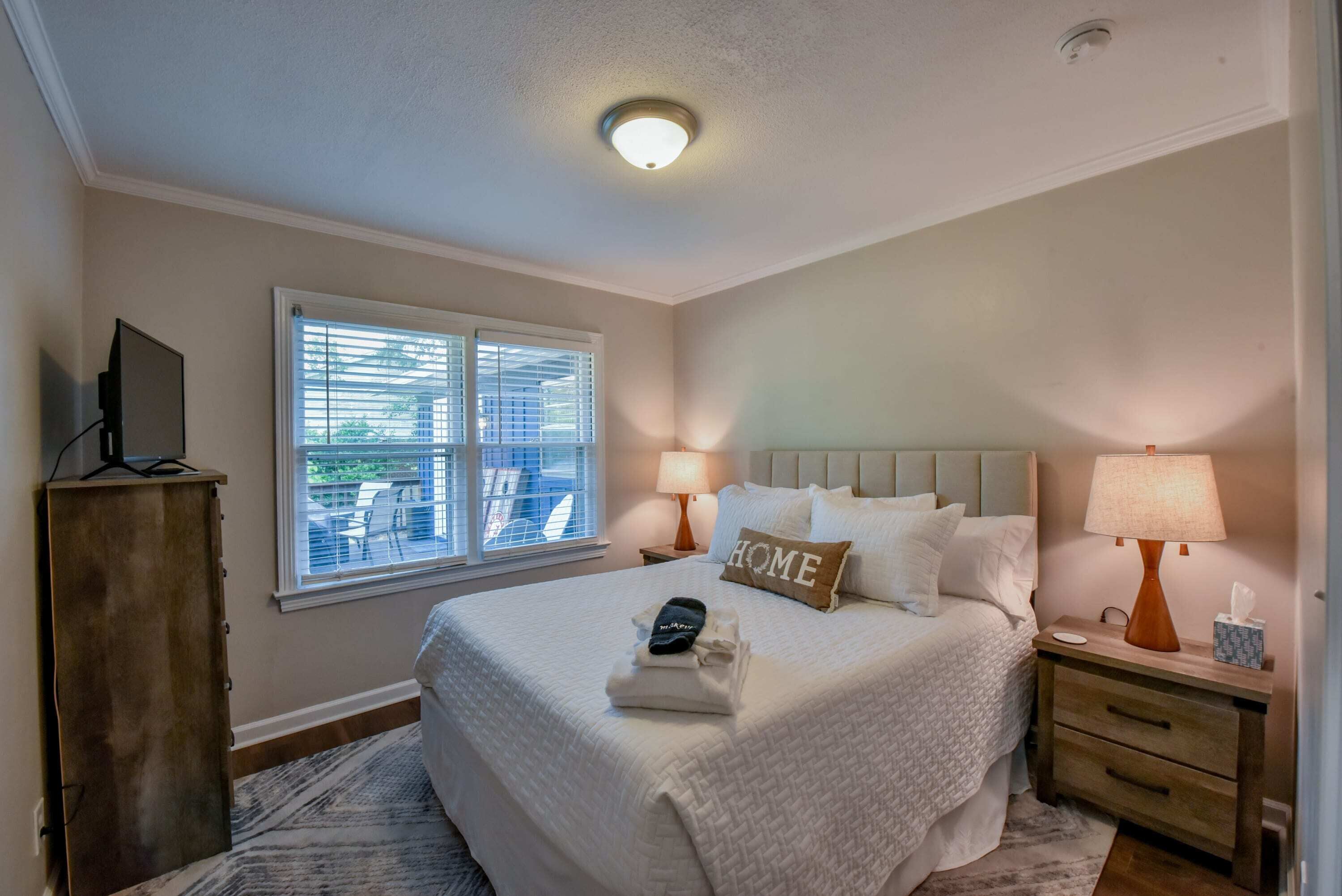 3 bedrooms, iron/ironing board, WiFi, bed sheets