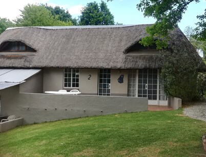 Quaint 1-bed Cottage With Lounge in Underberg