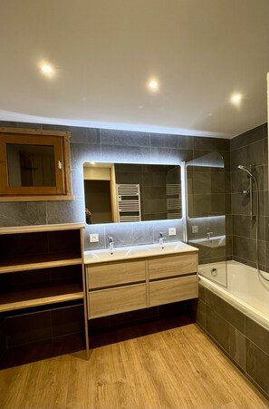 Shower, toilet paper