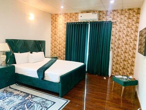 Deluxe Double Room - De Shalimar Guest House (Islamabad)