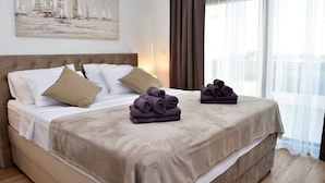 5 bedrooms, iron/ironing board, travel crib, WiFi (free)
